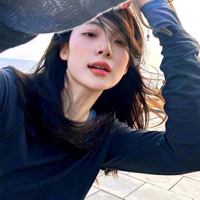 冰山下的守望者 海报
